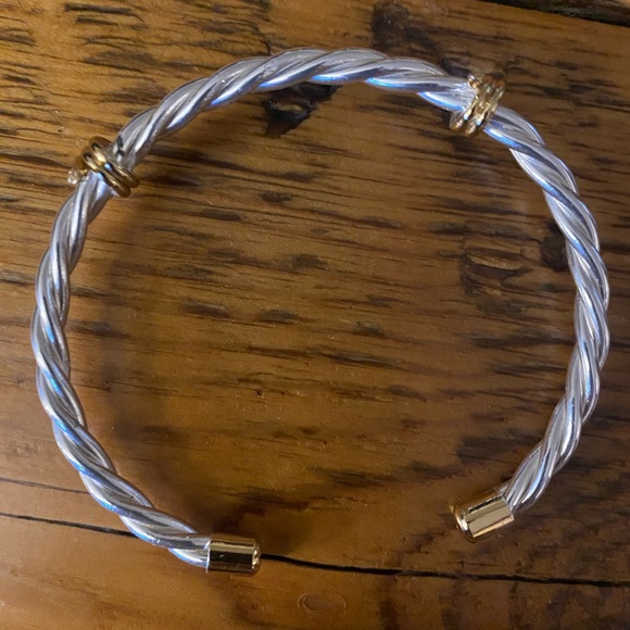 Montana Silversmiths Barbed Wire Women’s Cuff / Bracelet - Picture 2 of 9